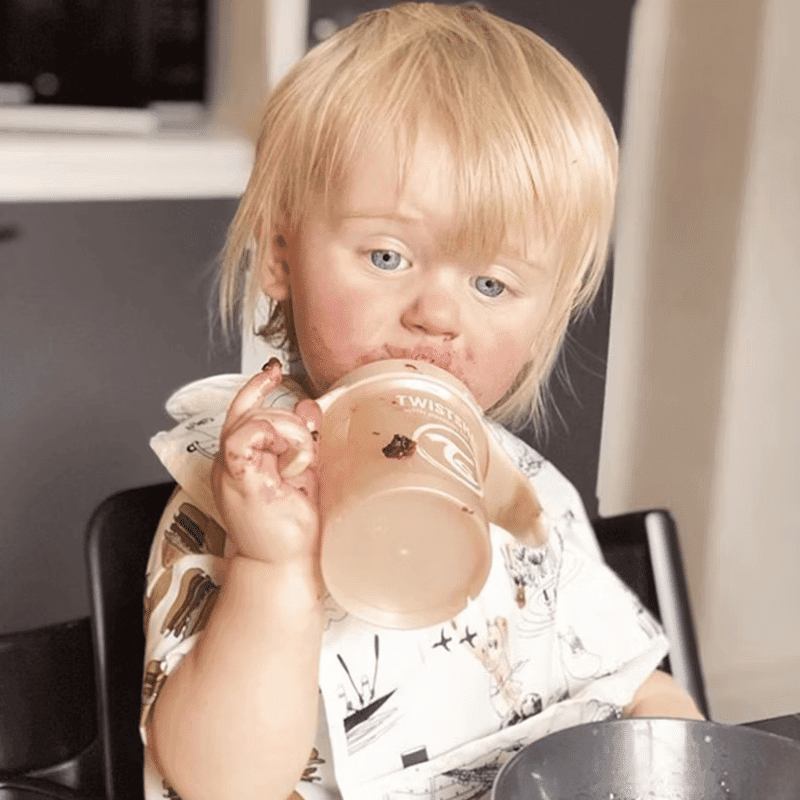 Tasse enfant Mini Cup 230 ml 4 m+ Pearl Champagne- TWISTSHAKE – Image 2