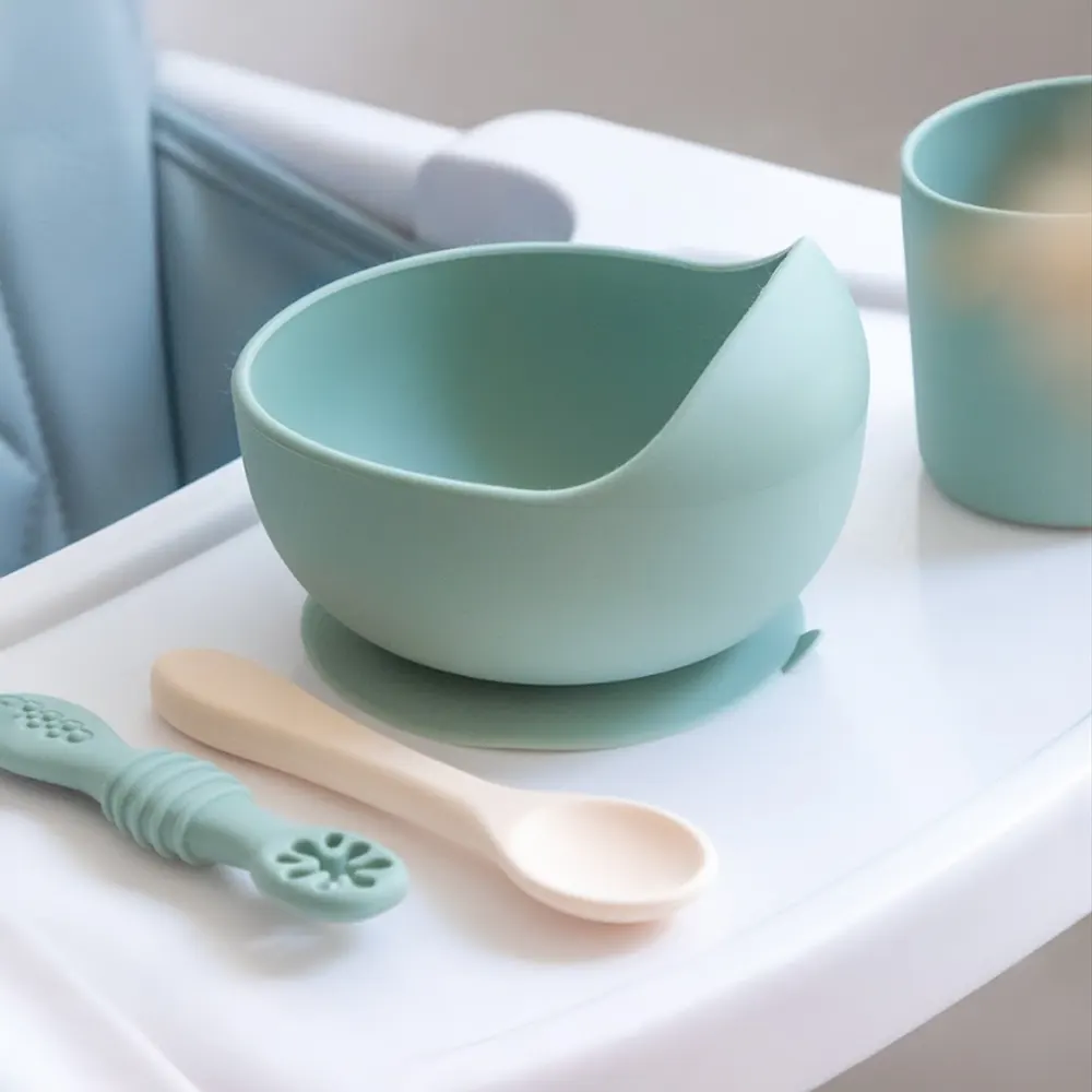 YUMMY Coffret Repas Silicone 4M+ – Vert Pastel – Image 2