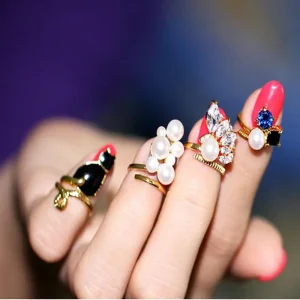 Jolies bagues pour ongles ( 4pièces)