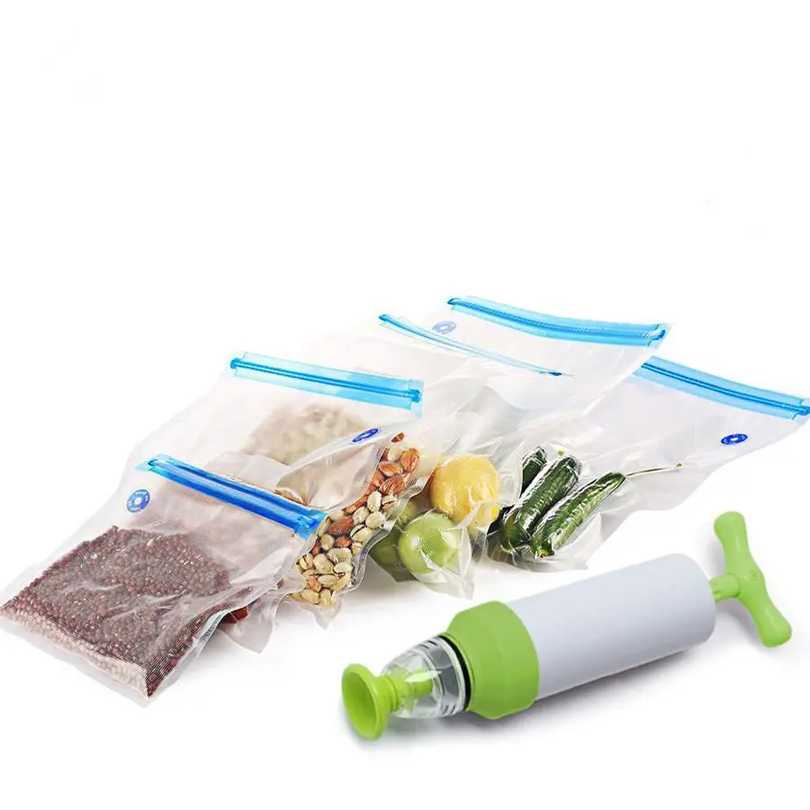 pompe à vide avec 5 sacs alimentaires