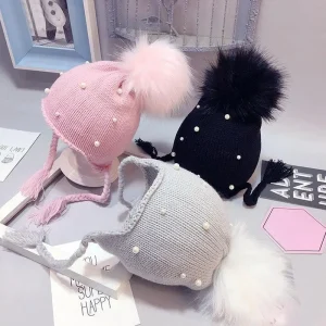 Bonnet Tricoté avec pompon & Perles