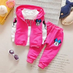 Trois pièces avec gilet à capuche
